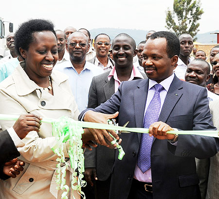Aisa Kirabo Kacyira, Kigali City Mayor (L) and Infrastructre Minister, Vincent Karega  at Kibagaba yesterday (photo T. Kisambira)