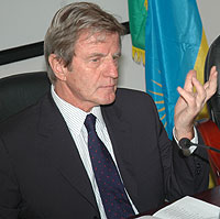 TO HELP; Bernard Kouchner (File photo)