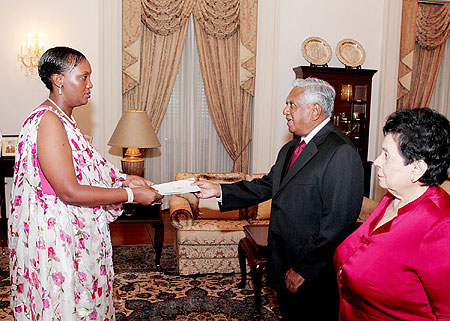 The new High Commissioner to Singapore, Jeanine KAMBANDA, presenting her credentials to President Sellapan RAMANATHAN yesterday.