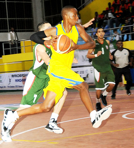 Lionel Hakizimana scored 18 points to steer Rwanda past Algeria. (Photo. T. Kisambira)