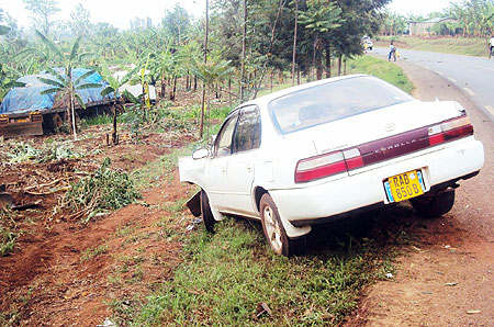 The two vehicles that were involved in a night accident along Kigali-Kayonza  road . (Photo / S. Rwembeho)