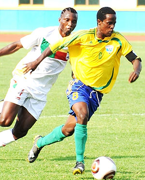 Amavubi skipper Haruna Niyonzima has rallied his team-mates to bounce back from their Benin defeat. (Photo. T. Kisambira)