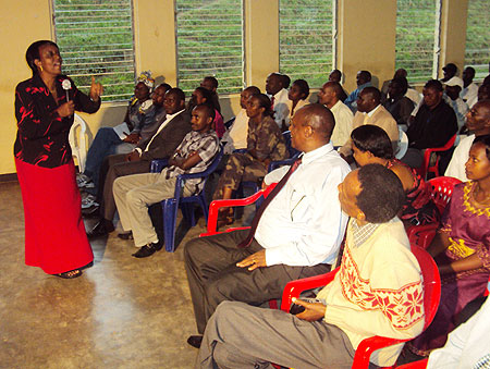 A tutor at KIE conducts an English lesson at the launch of the English proficiency program (Photo S. Nkurunziza)