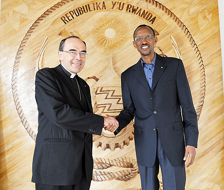 President Kagame receiving Cardinal Philippe Barbarin yesterday (Urugwiro photo). 