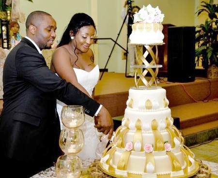 Wealth should not be the sole reason for marriage. (Net Photo).