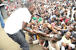 Tom Close performs at Kimisagara youth centre at the end of the Anti drugs campaign week. (Photo J Mbanda)