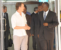 UN Goodwill Ambassador, Edward Norton with Minister Kamanzi during his three-day visit to Rwanda (File Photo)