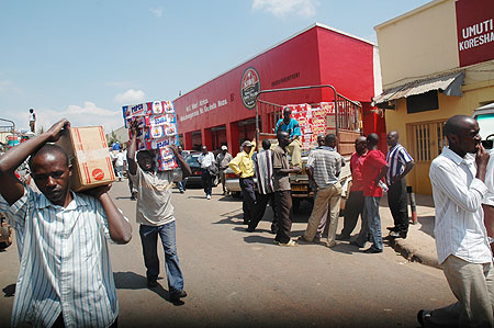 Business on Matheus street. The City Council has reported delays in tax remittances (File photo)
