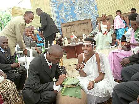Cerebrating wedding the traditional way. (Net Photo)