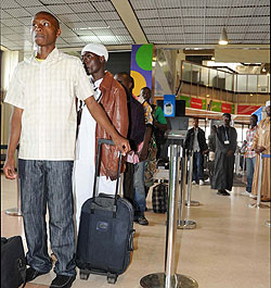 Rwandan students heading back to Egypt (Photo T.Kisambira)