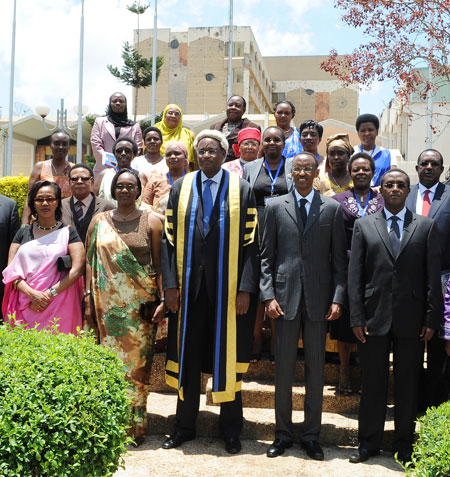 President Kagame with EAC legislators after the opening ceremony of the EALA session at the Parliamentary buildings, yesterday. (Photo Village Urugwiro)