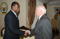 Prime Minister Bernard Makuza receives Dr. Mike Armour at his office, yesterday. (Photo J Mbanda)