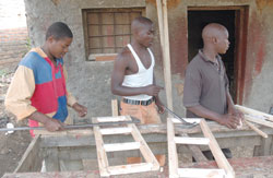 Carpenters decree high energy costs (Photo / J. Mbanda)