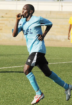Police striker Meddie Kagera will be a handful for Rayon this afternoon. (File photo)