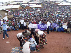 6-3 Congolese refugees at Gihembe stage a play denouncing ethnic cleansing of their kin last year (File photo)