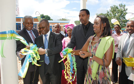 (L-R) UNIDO Regional Director,  Dr David Tommy, One UN country rep,  Director General  of NAFA- Frank Rutabingwa , and Winifred Ngangure of  RDB, yesterday.(courtesy photo)