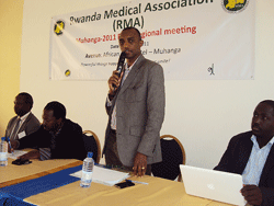 Dr. Stephen Rulisa speaks to medical doctors during the meeting. (Photo D.Sabiiti)