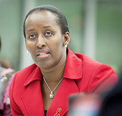 Mrs Kagame makes a contribution at the First Ladies' meeting taking place in New York
