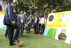  Premier Makuza officially  launched the Drive to 2015 Campaign, yesterday. (Photo T Kisambira)