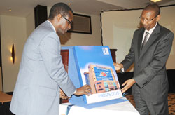  BK Managing Director James Gatera (L) and Finance Minister John Rwangombwa at the launch of the Bank's IPO in June this year. The New Times /File.