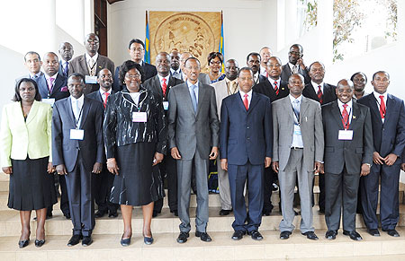  President Paul Kagame with the African prosecutors after their meeting at Village Urugwiro, yesterday. The New Times /Village Urugwiro