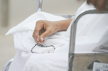 When fasting Muslims are urges to refrain from food, drinks and sexual activity from dawn to sunset. Net photo