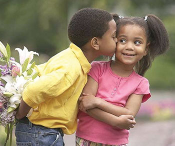 Flowers are children's best friends. Net photo