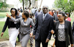 (L-R) Dr Dennis Garrity president of ICRAF, Jeremias G.Mowo regional representative Eastern Africa and AHI Coordinator, and the DG of the Rwanda Agriculture Board Prof Martin Shem share a light moment during the meeting. The New Times/Timothy Kisambira.
