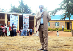  PS Uzziel Ndagijimana addressing Kirehe residents about dangers of malaria on Thursday. The New Times /Stephen Rwembeho
