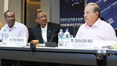 President Kagame (c) will, this week, host members of the Global Broadband Commission for Digital Developmentin Kigali. The commissionu2019s co-chair, Mexican billionaire, Carlos Slim (R) and the ITU Secretary-General, Hamadoun Touru00e9, are expected to attend. 