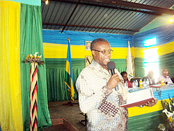 RAB boss Prof. Martin Shem Ndabikunze addresses sector leaders in Ngoma District. The New Times /S. Rwembeho.