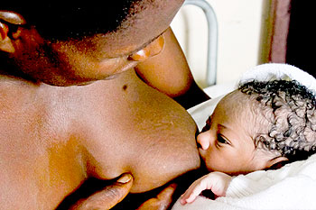 Mothers always love their children. Net photo