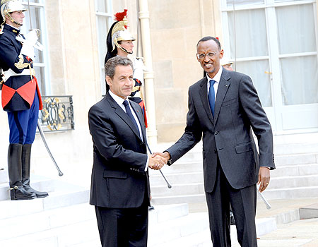 President Kagame being received by President Sarkozy at the u00c9lysu00e9e Palace yesterday. The New Times/Village Urugwiro 
