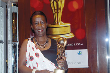 Minister Louise Mushikiwabo receives the Global Health, Technology and Development Awardu2019 in New York, on September 19. The New Times / File