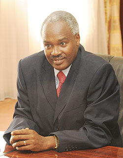 Ambassador Charles Murigande  presented his credentials to Emperor Akihoto in Japan yesterday