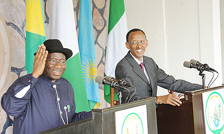 President Kagame and his Nigerian counterpart Goodluck Jonathan, during the news conference at Village Urugwiro, yesterday. The New Times/Village Urugwiro. 