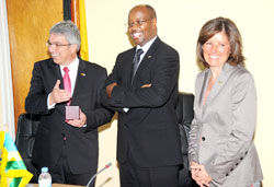  Local Government Minister  James Musoni (C) with the visiting Rhineland Palatinate Ministers Roger Lewentz (L) and  Malu Dreyer. The New Times / J Mbanda.