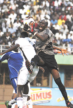 Rayon Sport goal keeper Juma Mpongo in action during Sunday's Primus League match against APR. The New Times / Photo T. Kisambira