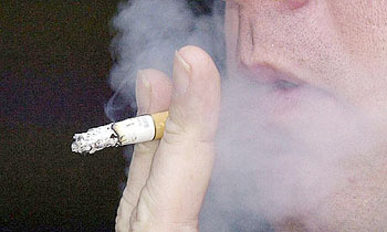 Smokers ought to care about the health of others. Net Photo.