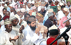 Muslims pray on Eid il Fitir. More than 100 believers have departed for the Holy Trip to Mecca. The New Times / File.