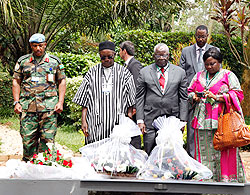 Senior members of the UN Mission in Sudan pay tribute to Genocide victims at the Kigali Memorial. The New Times / Timothy Kisambira.