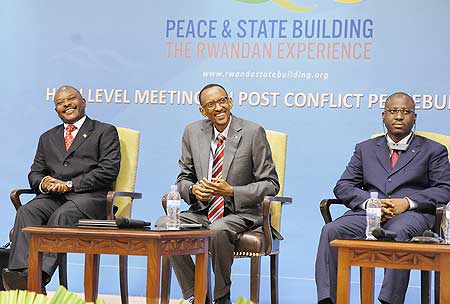 President Kagame together with Burundian President Pierre Nkurunziza (L) and Prime Minister Guillaume Soro of Cu00f4te du2019Ivoire. The New Times / Village Urugwiro.