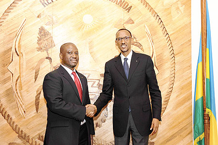 President Paul Kagame and the Prime Minister of Cu00f4te du2019Ivoire, Guillaume Soro (left), at Urugwiro Village, yesterday, shortly before the latter headed back home. The New Times / Urugwiro Village.