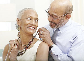 Love can be shown by the acts of service that partners do for each other in a relatioship.(Net photo)