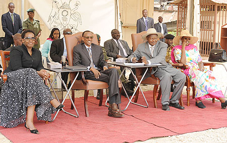 President Kagame and his Ugandan counterpart, Yoweri Museveni, together with their spouses, during the commissioning of the road yesterday