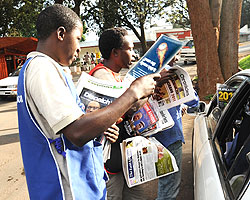 Newspaper vendors in Kigali. Parliamentarians are discussing media bills aimed at streamlining the profession. The New Times / John Mbanda.