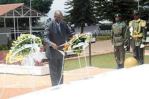 Burundi Ambassador to Rwanda Remy Sinkazi pays tribute to national Heroes on behalf of diplomats accredited to Rwanda.