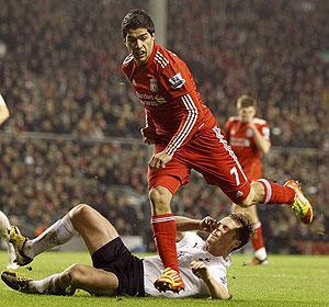 Luis Suarez was back for Liverpool as they drew 0-0 against Tottenham on Monday night. Net photo