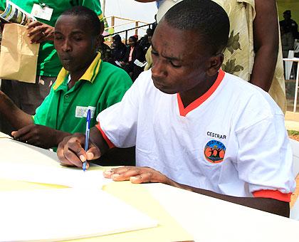 Sorwathe employees during an agreement signing ceremony with their employer to enhance their welfare last month. The New Times / File.