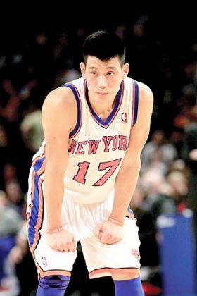 Jeremy Lin of the New York Knicks looks on against the Sacramento Kings. Net photo.